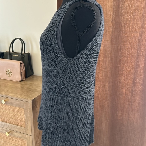 Ann Taylor S gray crochet and linen top EUC - Picture 3 of 5